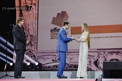 Белое платье с серебряным узором  Aidan Mattox напрокат в Москве